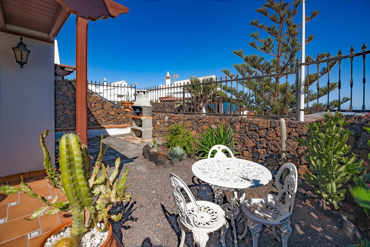 Villa Tías Eksteriør billede